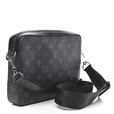 louis vuitton triangle messenger|Trio Messenger Bag .